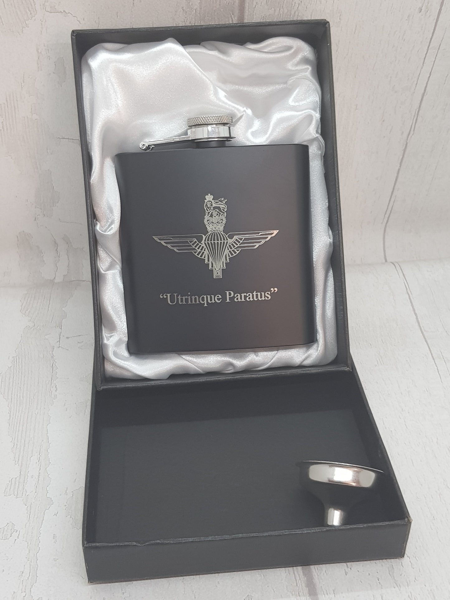 Parachute Regiment matte black engraved Hip flask - Bespoke Emerald Embroidery Ltd